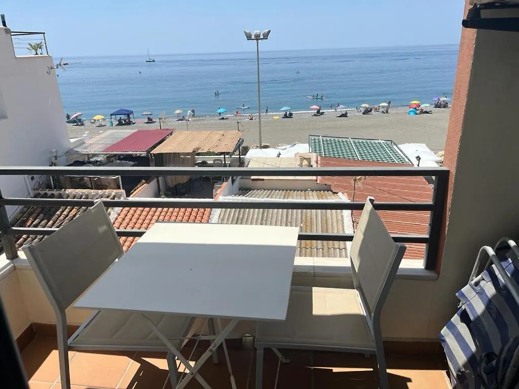 Maravilloso Apartamento En Primera Linea De Playa Con Vistas Al Mar En Caleta De Velez 2 C
