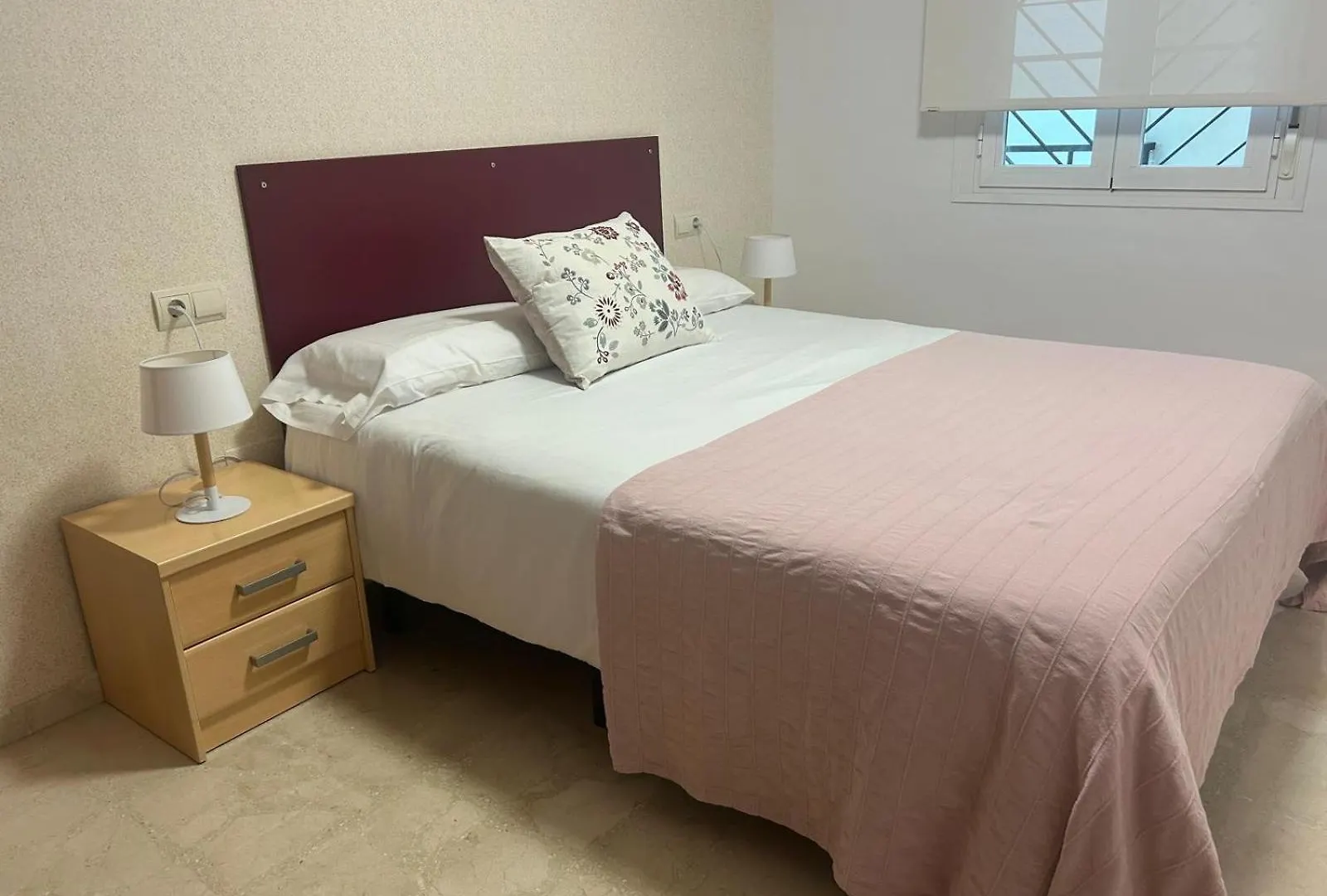 Maravilloso Apartamento En Primera Linea De Playa Con Vistas Al Mar En Caleta De Velez 2 C