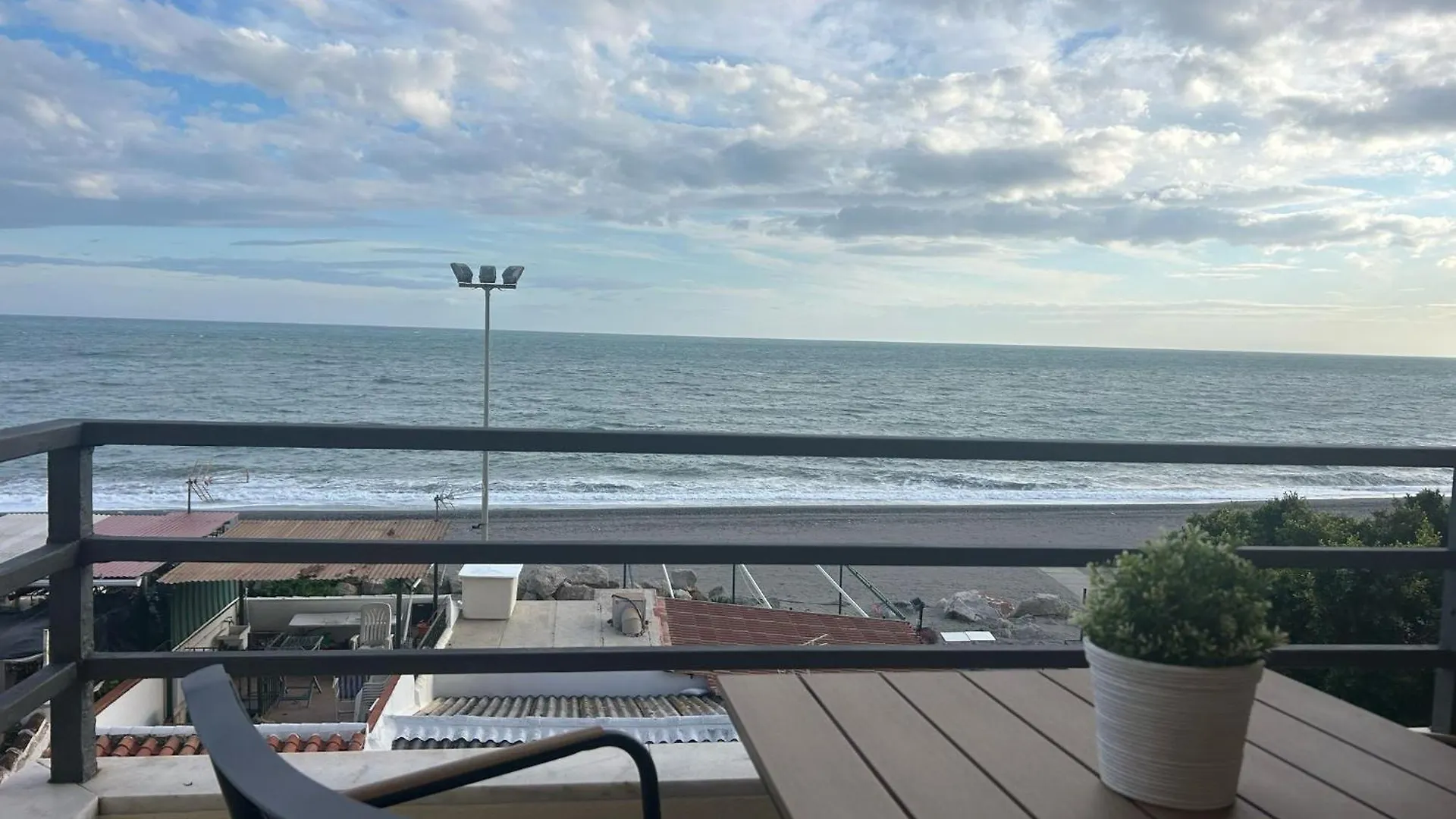 Apartment Maravilloso Apartamento En Primera Linea De Playa Con Vistas Al Mar En Caleta De Velez 2 C Spain