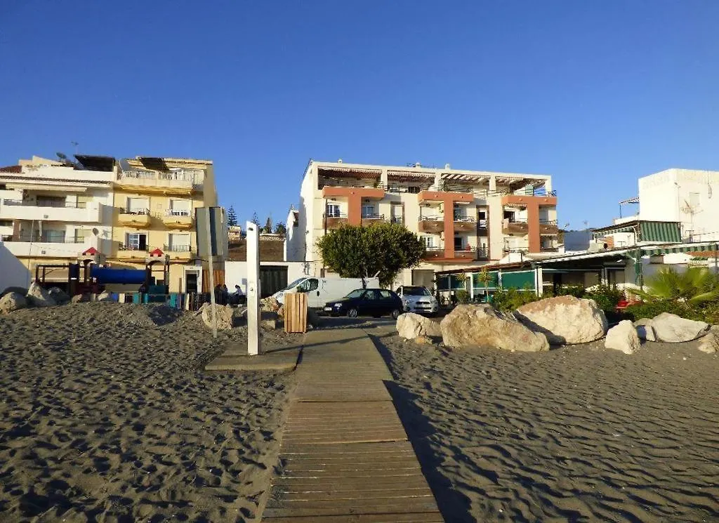 Maravilloso Apartamento En Primera Linea De Playa Con Vistas Al Mar En Caleta De Velez 2 C