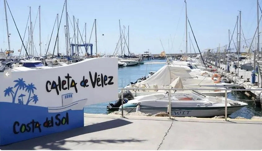 Apartment Maravilloso Apartamento En Primera Linea De Playa Con Vistas Al Mar En Caleta De Velez 2 C