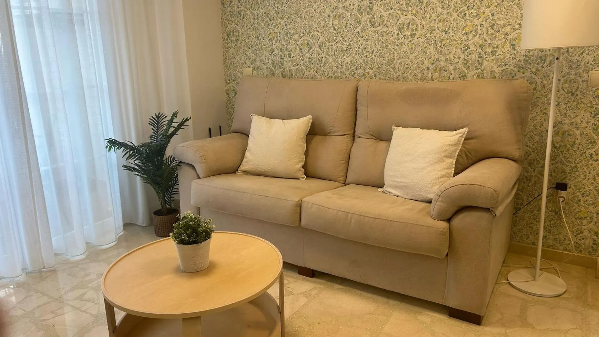 Maravilloso Apartamento En Primera Linea De Playa Con Vistas Al Mar En Caleta De Velez 2 C Apartment
