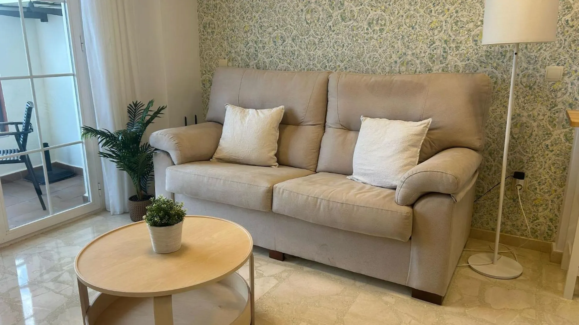 Maravilloso Apartamento En Primera Linea De Playa Con Vistas Al Mar En Caleta De Velez 2 C Spain